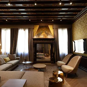 Palazzo Pianca בית הארחה
